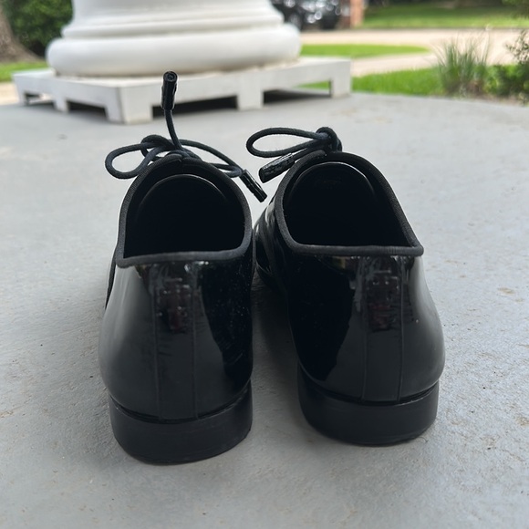 Tory Burch patent leather lace up oxford shoe 8 - Picture 3 of 10